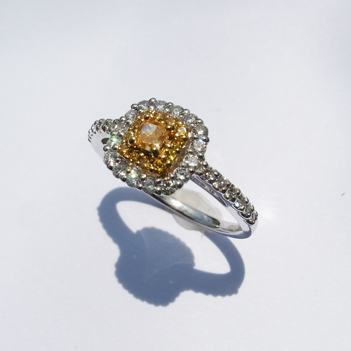 Fancy Intense Orange Yellow ダイヤモンド 0.1ct /K18YG & PT900 リング