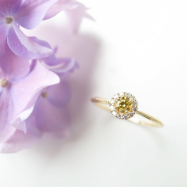 天然イエローダイヤモンド Fancy Vivid Yellow 0.154ct SI2 ラウンドブリリアントカット K18YGリング｜Gallery 636