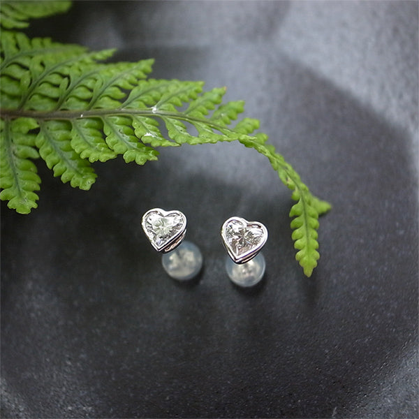 ハートシェイプ ダイヤモンド 0.3ct×2 プラチナピアス｜Gallery 481