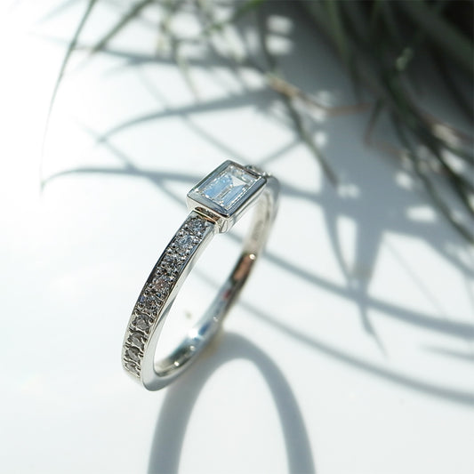 Baguette Cut Natural Diamond 0.230ct D Color SI1 Pt950 Ring | Gallery 632