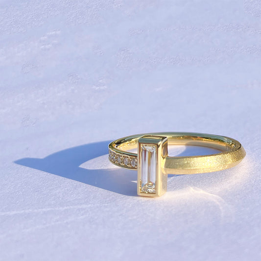 バケットダイヤモンド Lカラー 0.235ct メレダイヤモンド 0.08ct /K18YGリング