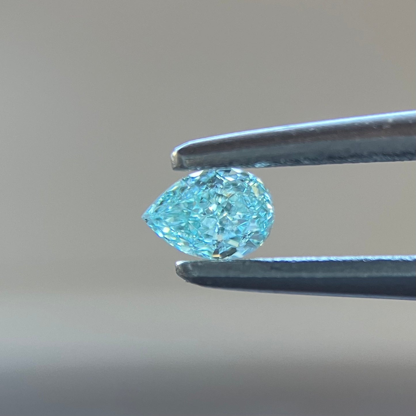 裸石 0.091ct Fancy Intense Green Blue VS-1 中央宝石研究所ソーティング付