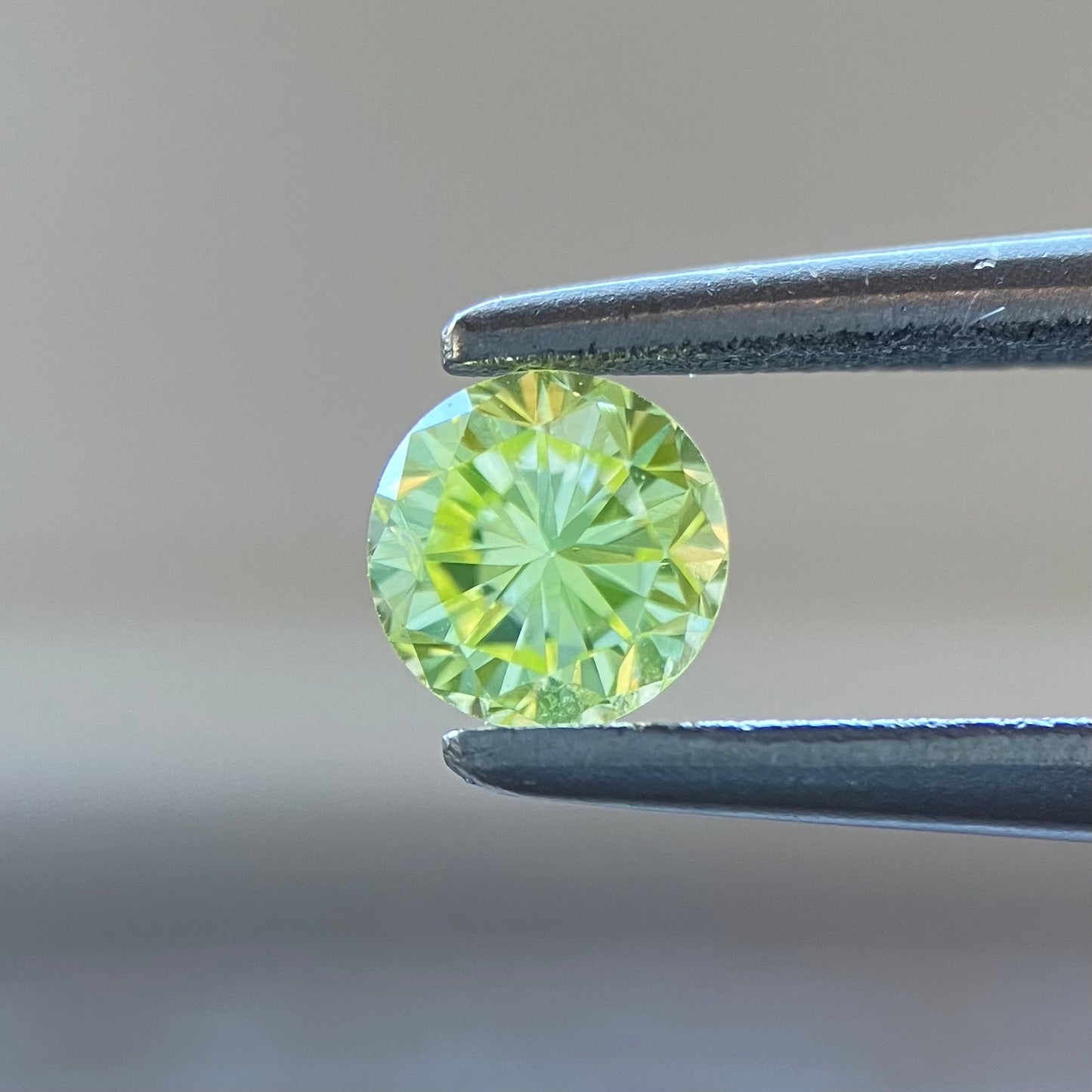 裸石 0.232ct Fancy Light Greenish Yellow SI-2 中央宝石研究所ソーティング付