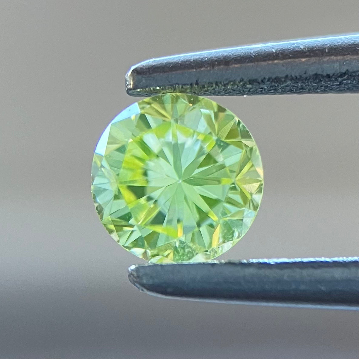 裸石 0.232ct Fancy Light Greenish Yellow SI-2 中央宝石研究所ソーティング付