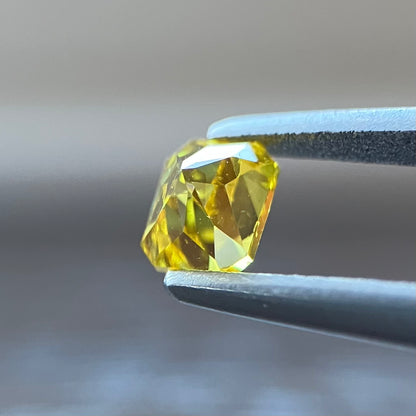 裸石 0.238ct Fancy Vivid Yellow I-1 中央宝石研究所ソーティング付