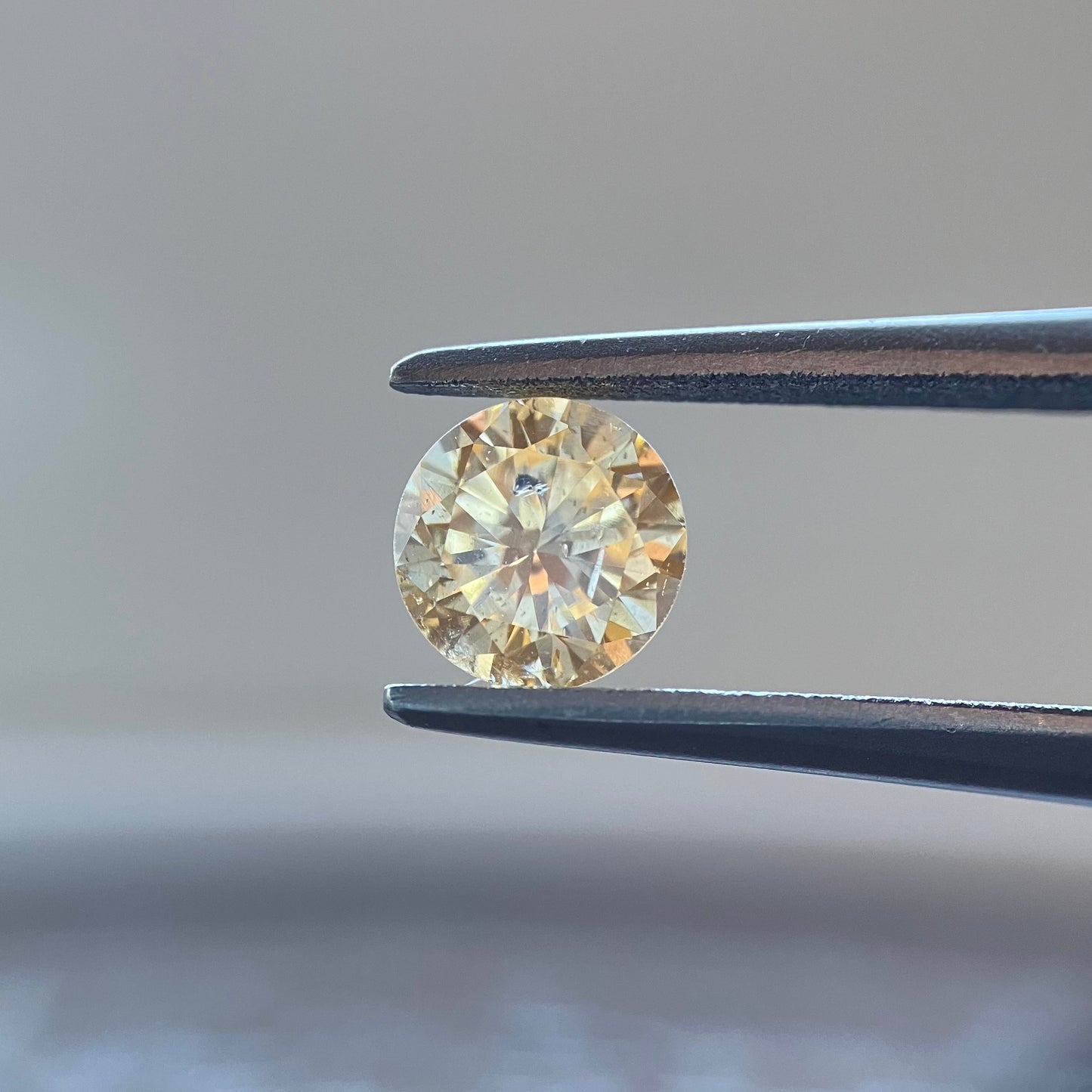 裸石 0.554ct Fancy Yellow Orange SI-2 中央宝石研究所ソーティング付