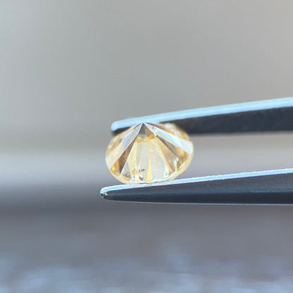 裸石 0.554ct Fancy Yellow Orange SI-2 中央宝石研究所ソーティング付