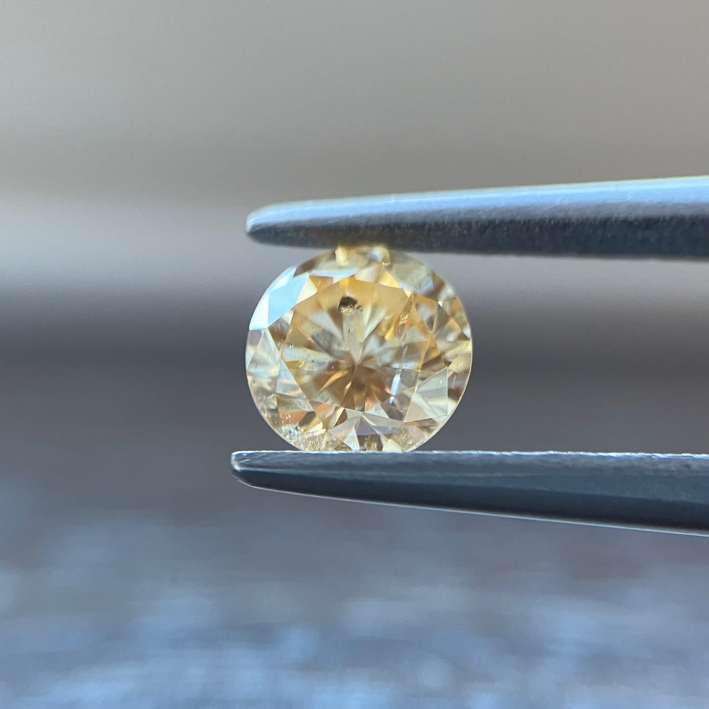 裸石 0.554ct Fancy Yellow Orange SI-2 中央宝石研究所ソーティング付