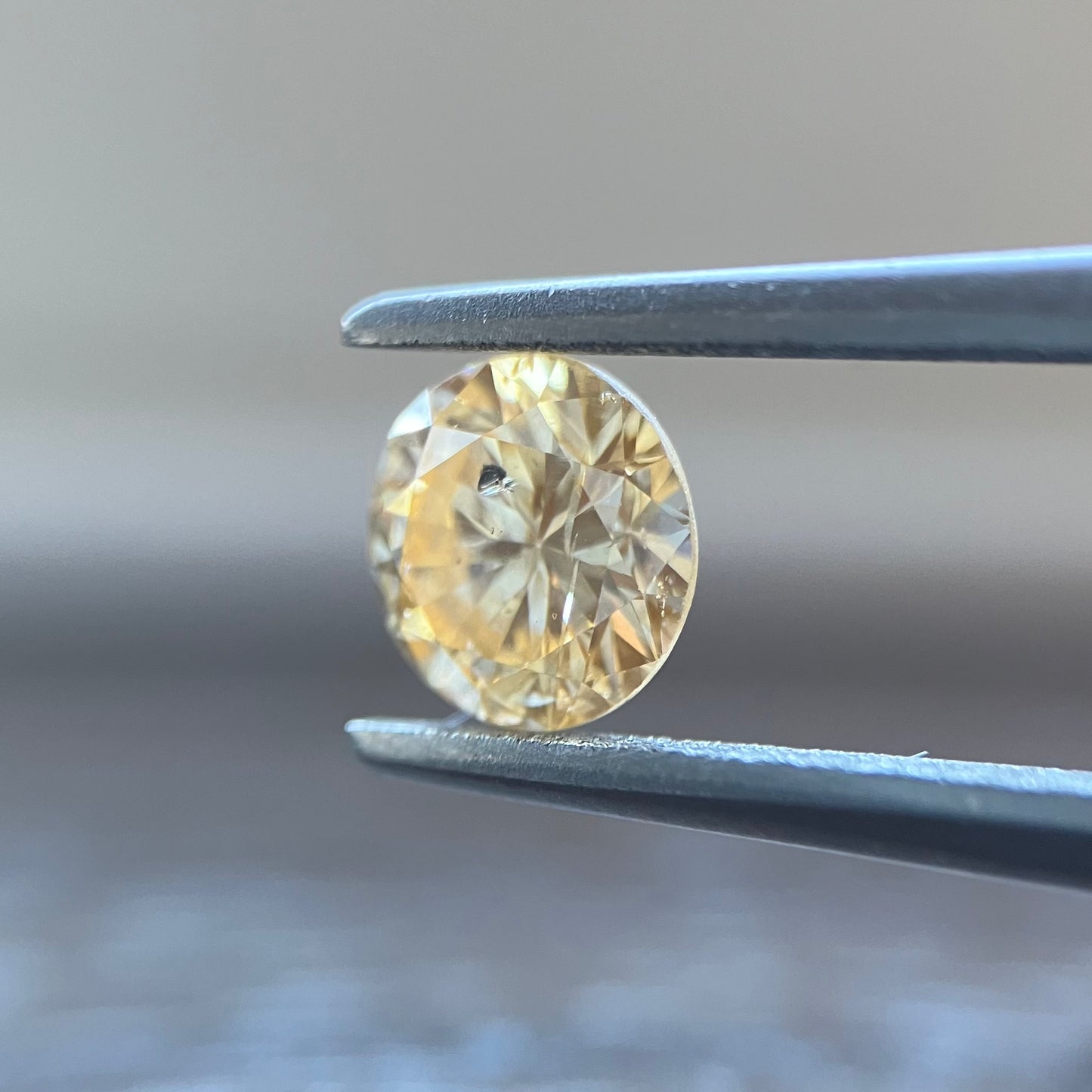 裸石 0.554ct Fancy Yellow Orange SI-2 中央宝石研究所ソーティング付