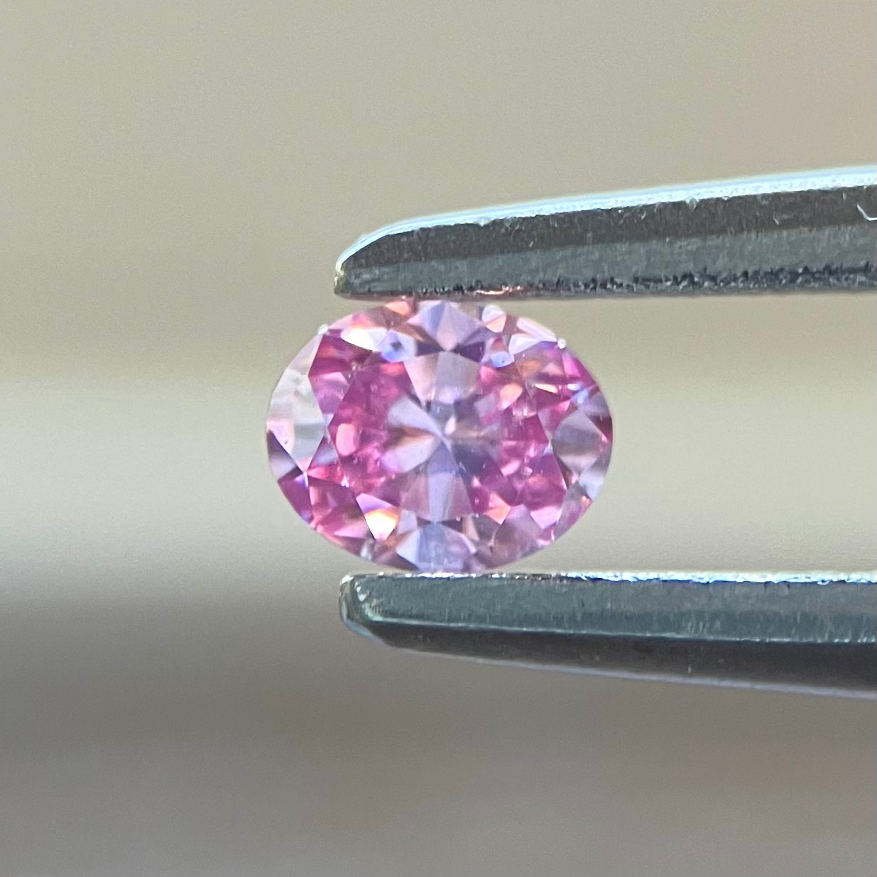 裸石 0.089ct Fancy Vivid Purplish Pink VVS-2 中央宝石研究所ソーティング付