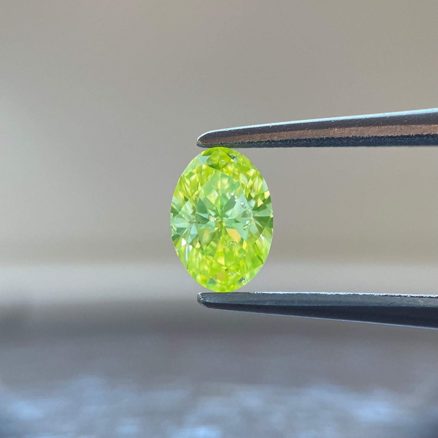 裸石 0.600ct Fancy Intense Greenish Yellow SI-1 中央宝石研究所ソーティング付
