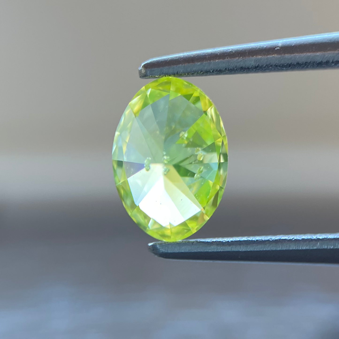 裸石 0.600ct Fancy Intense Greenish Yellow SI-1 中央宝石研究所ソーティング付