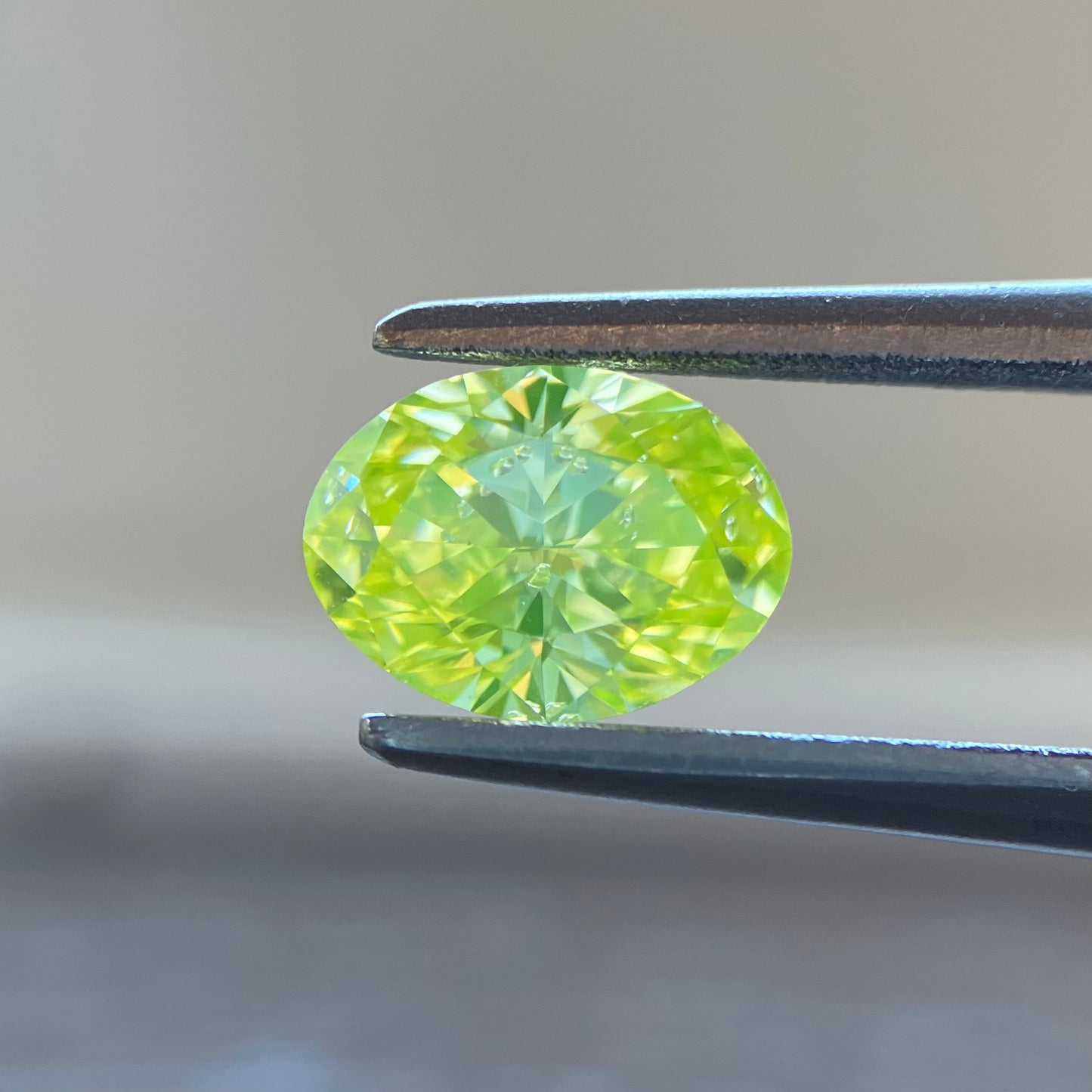 裸石 0.600ct Fancy Intense Greenish Yellow SI-1 中央宝石研究所ソーティング付