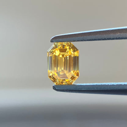 裸石 0.337ct Fancy Vivid Orange Yellow SI-2 中央宝石研究所ソーティング付