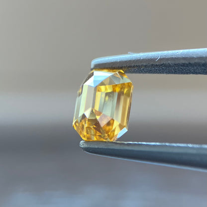 裸石 0.337ct Fancy Vivid Orange Yellow SI-2 中央宝石研究所ソーティング付