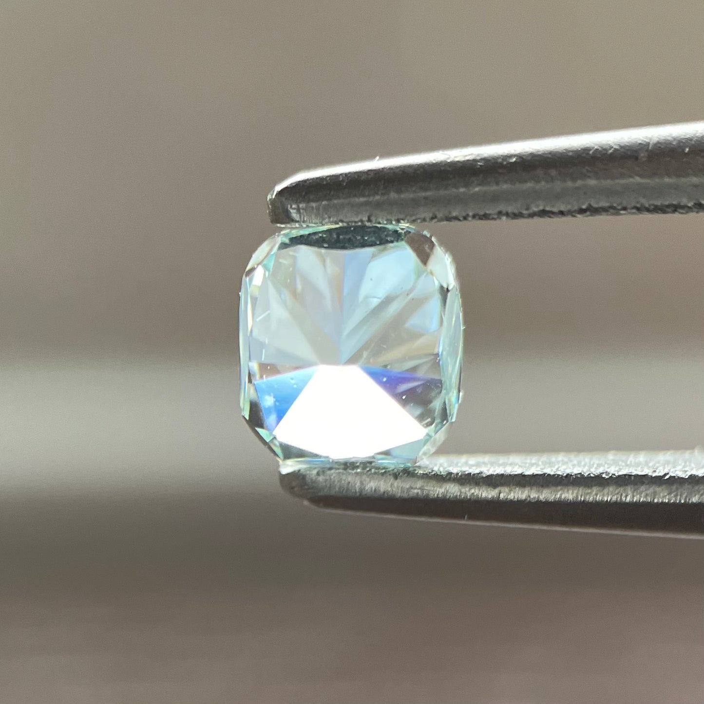 裸石 0.29ct Fancy Light Bluish Green VS-2 GIA鑑定書付き