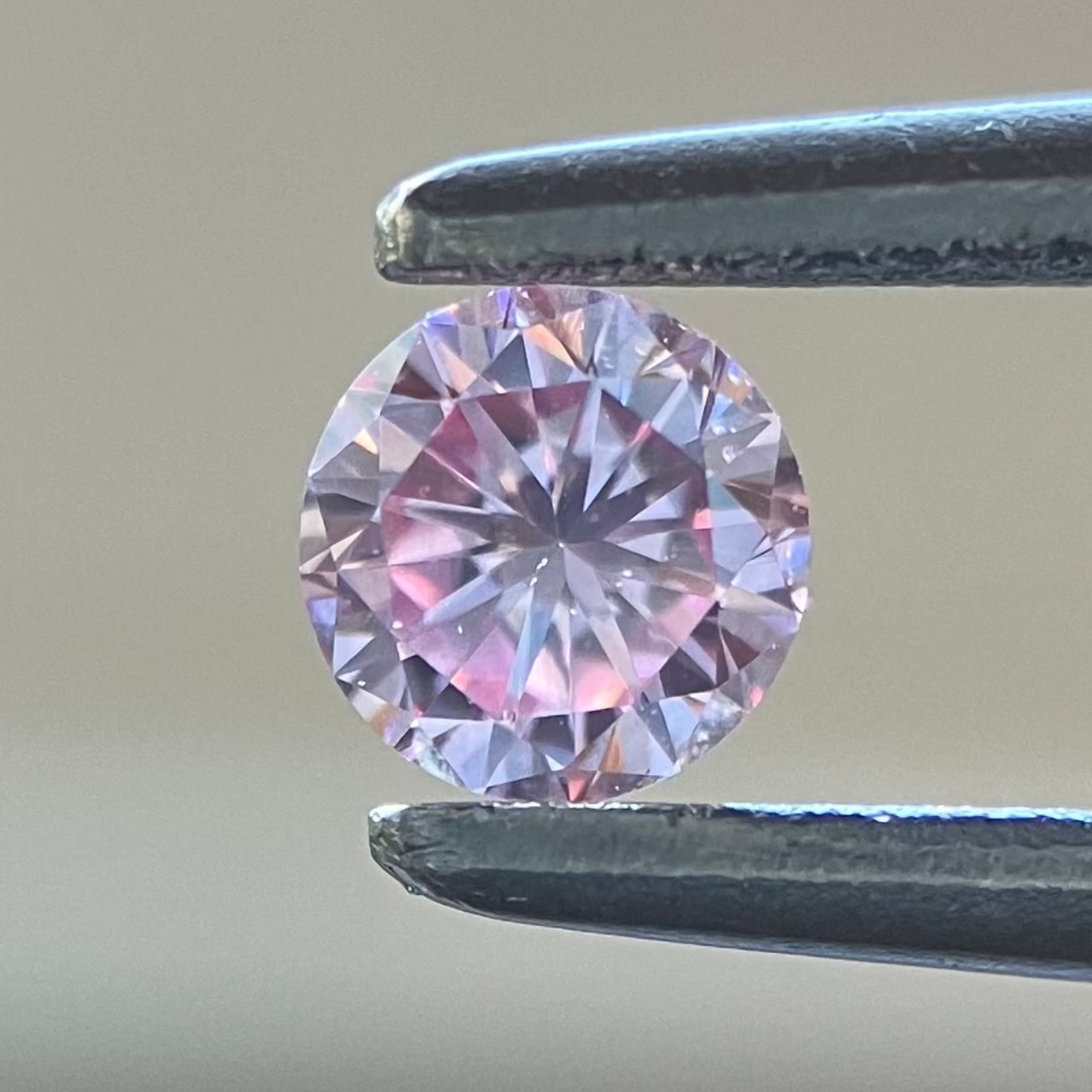裸石 0.121ct Fancy Intense Pink  SI-1 RD 中央宝石研究所ソーティング付き