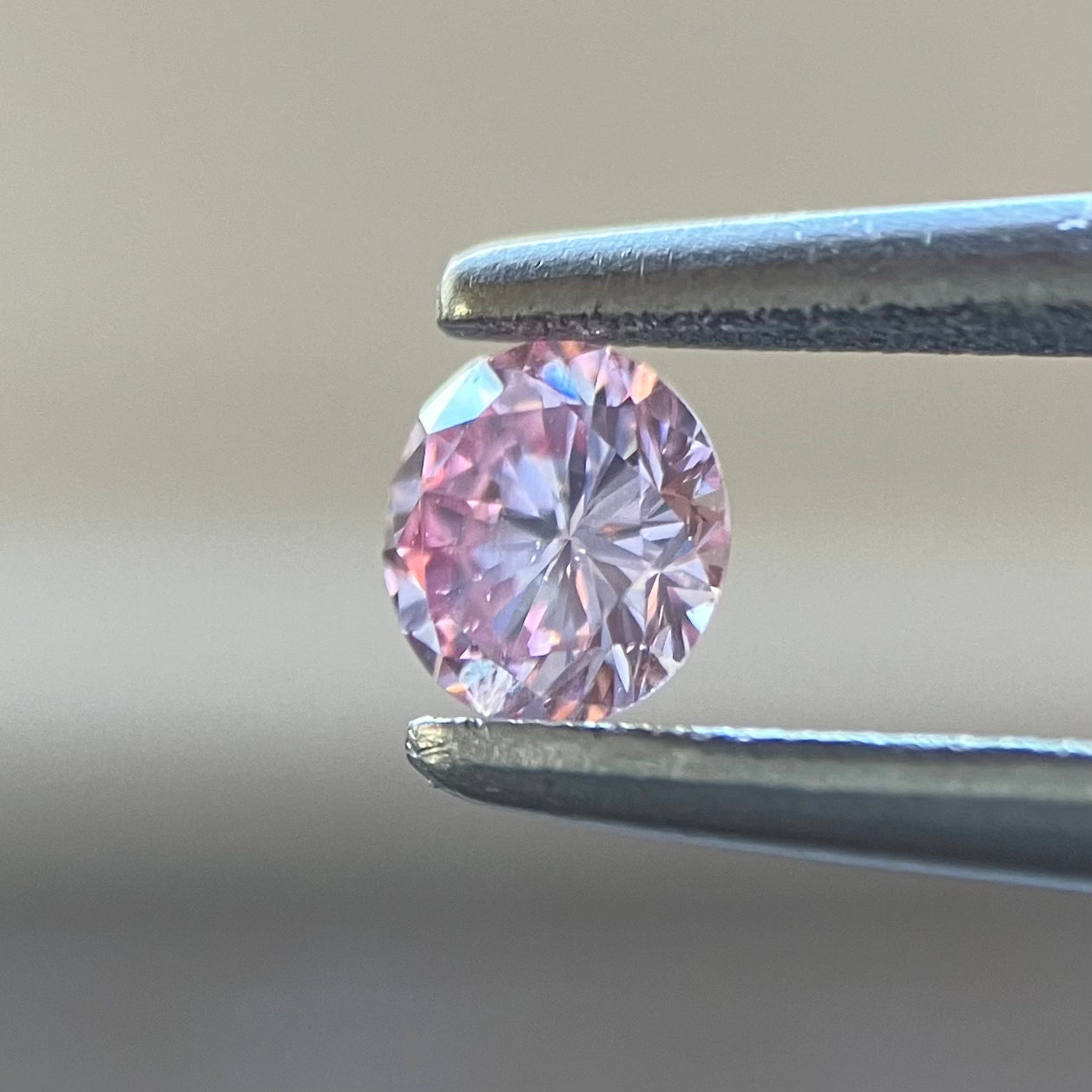 裸石 0.121ct Fancy Intense Pink  SI-1 RD 中央宝石研究所ソーティング付き