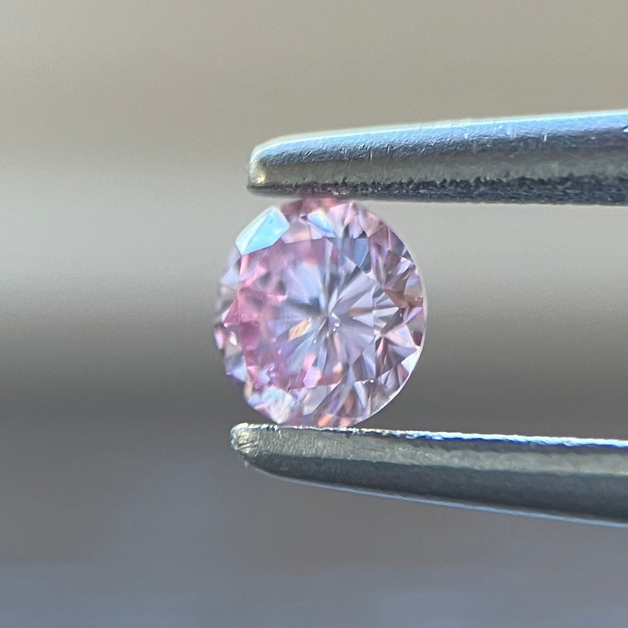 裸石 0.121ct Fancy Intense Pink  SI-1 RD 中央宝石研究所ソーティング付き
