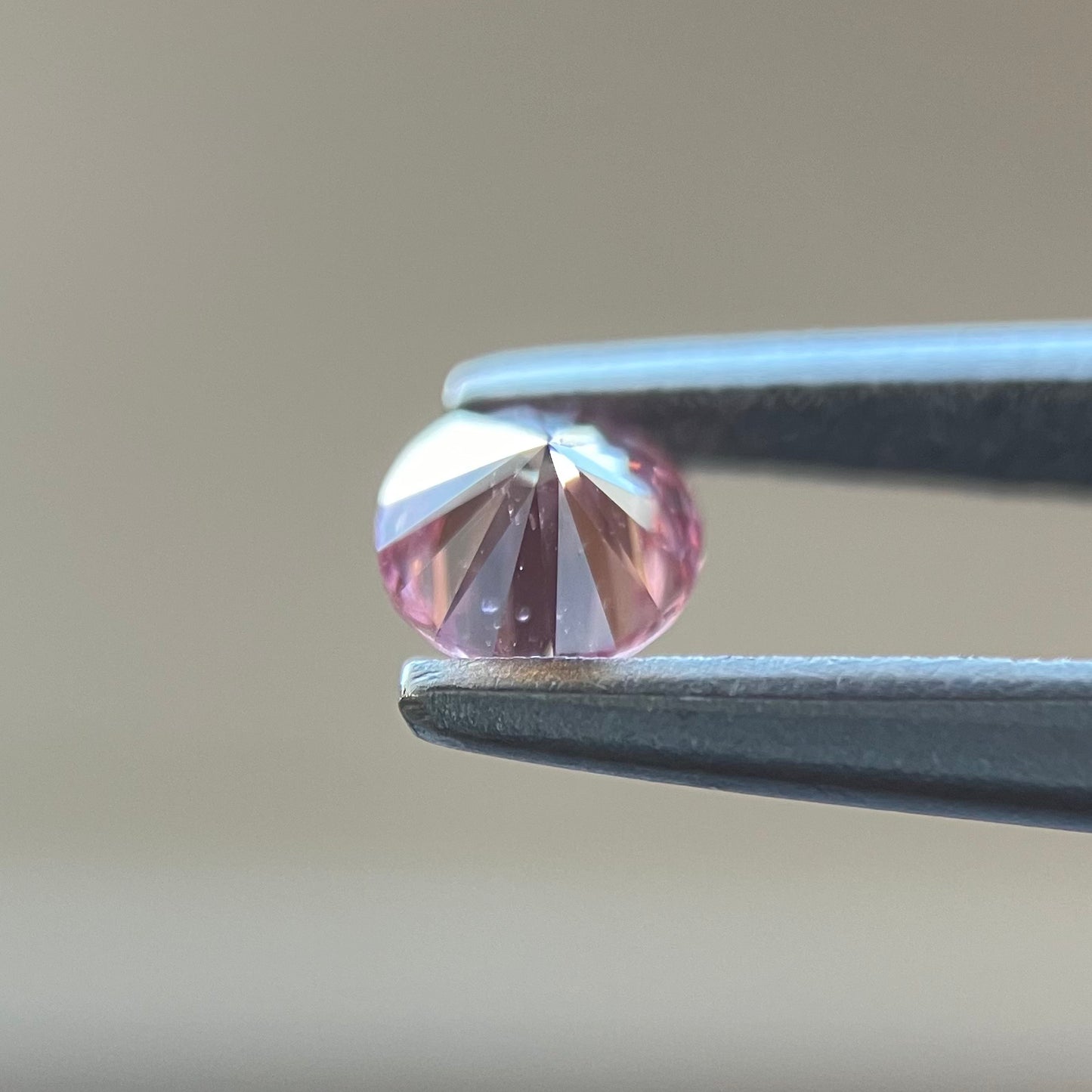 裸石 0.121ct Fancy Intense Pink  SI-1 RD 中央宝石研究所ソーティング付き