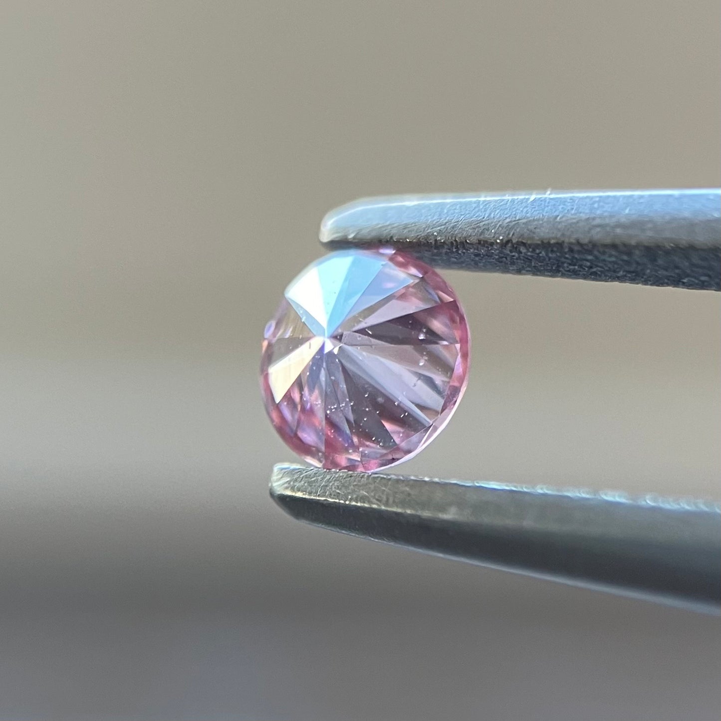 裸石 0.121ct Fancy Intense Pink  SI-1 RD 中央宝石研究所ソーティング付き