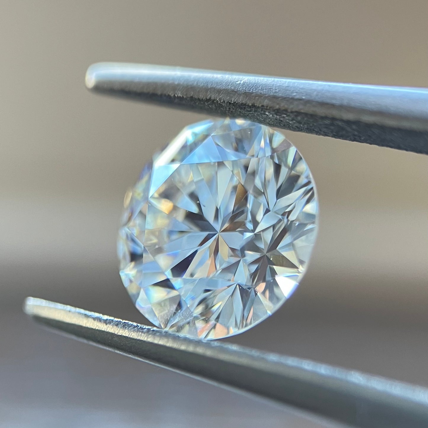 裸石 1.152ct Faint Brown(K)  VS-2 RD 中央宝石研究所ソーティング付き