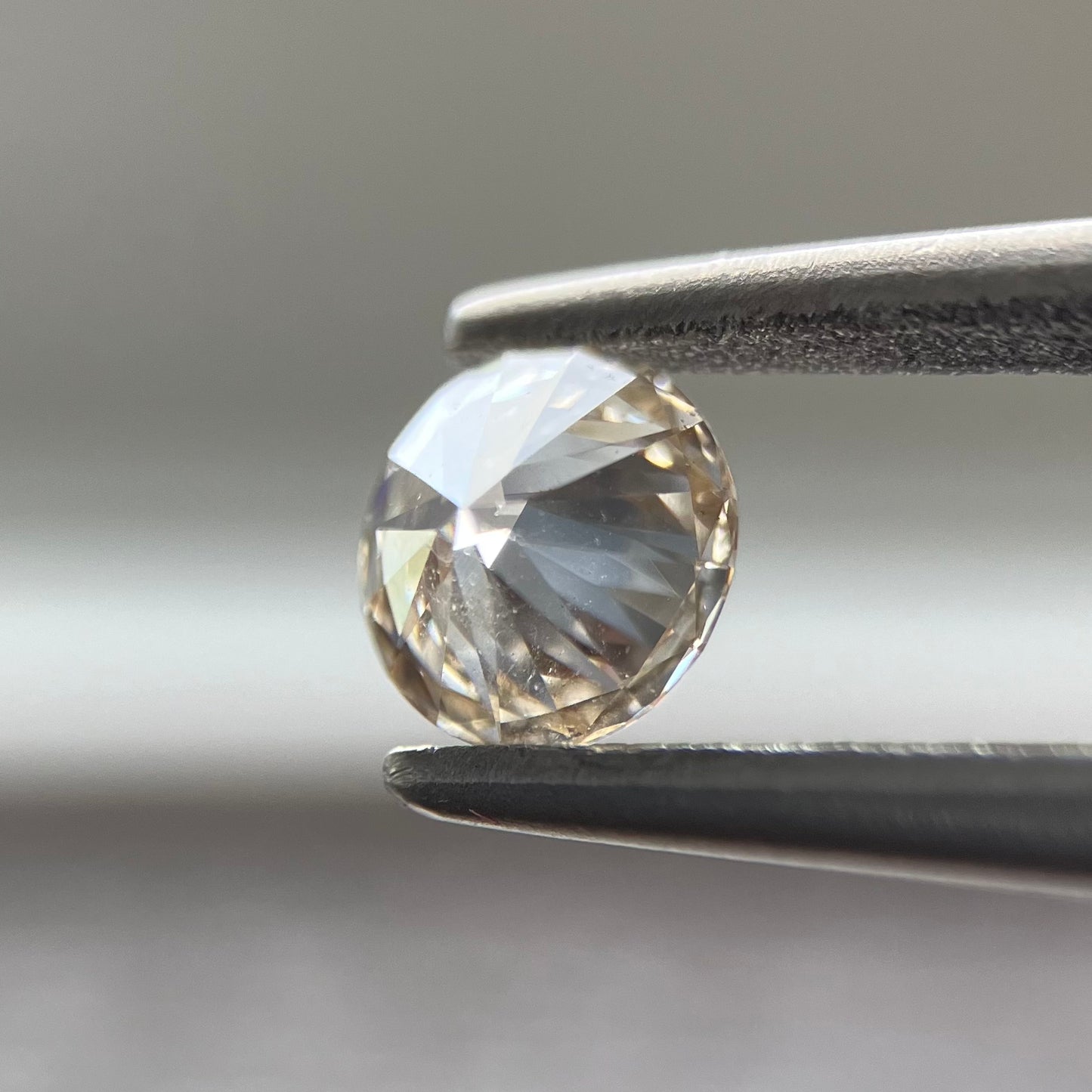 裸石 0.301ct Very Light Brown  SI-2 RD 中央宝石研究所ソーティング付き