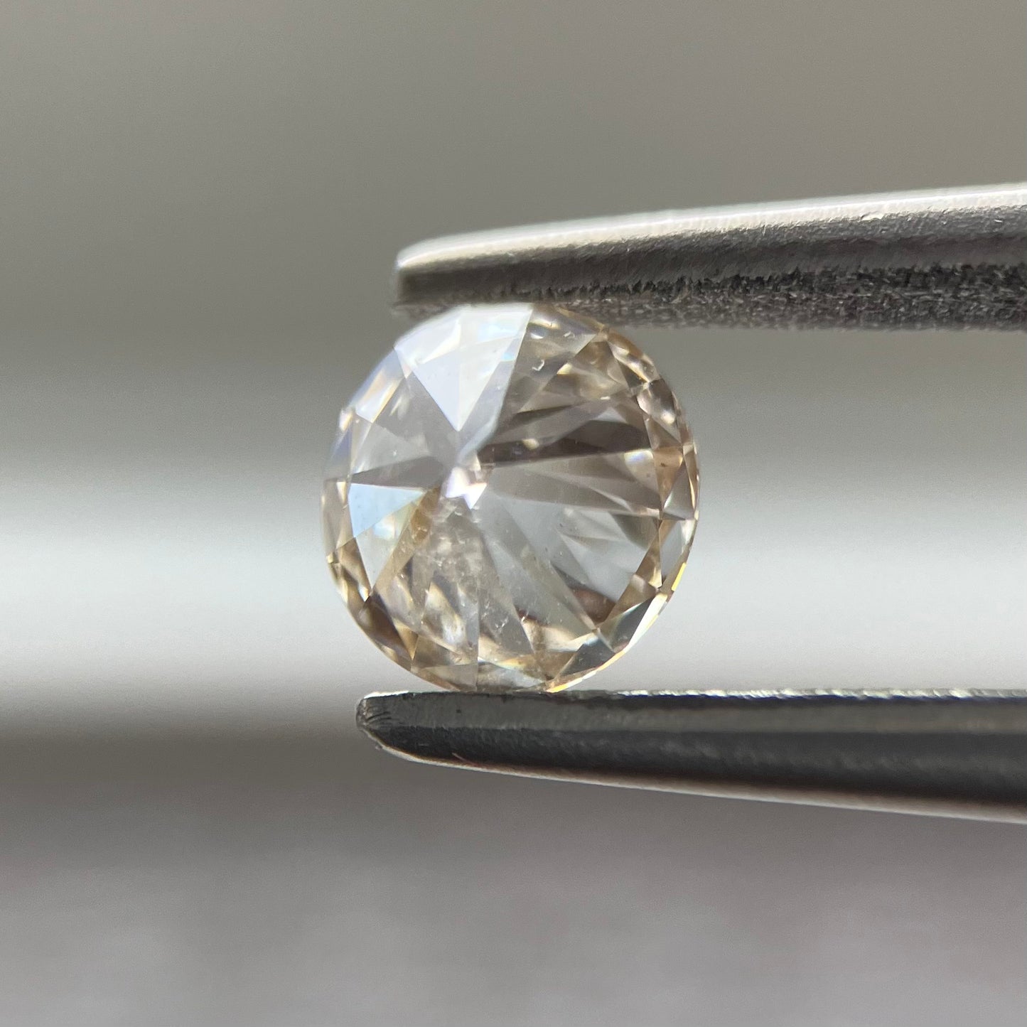 裸石 0.301ct Very Light Brown  SI-2 RD 中央宝石研究所ソーティング付き