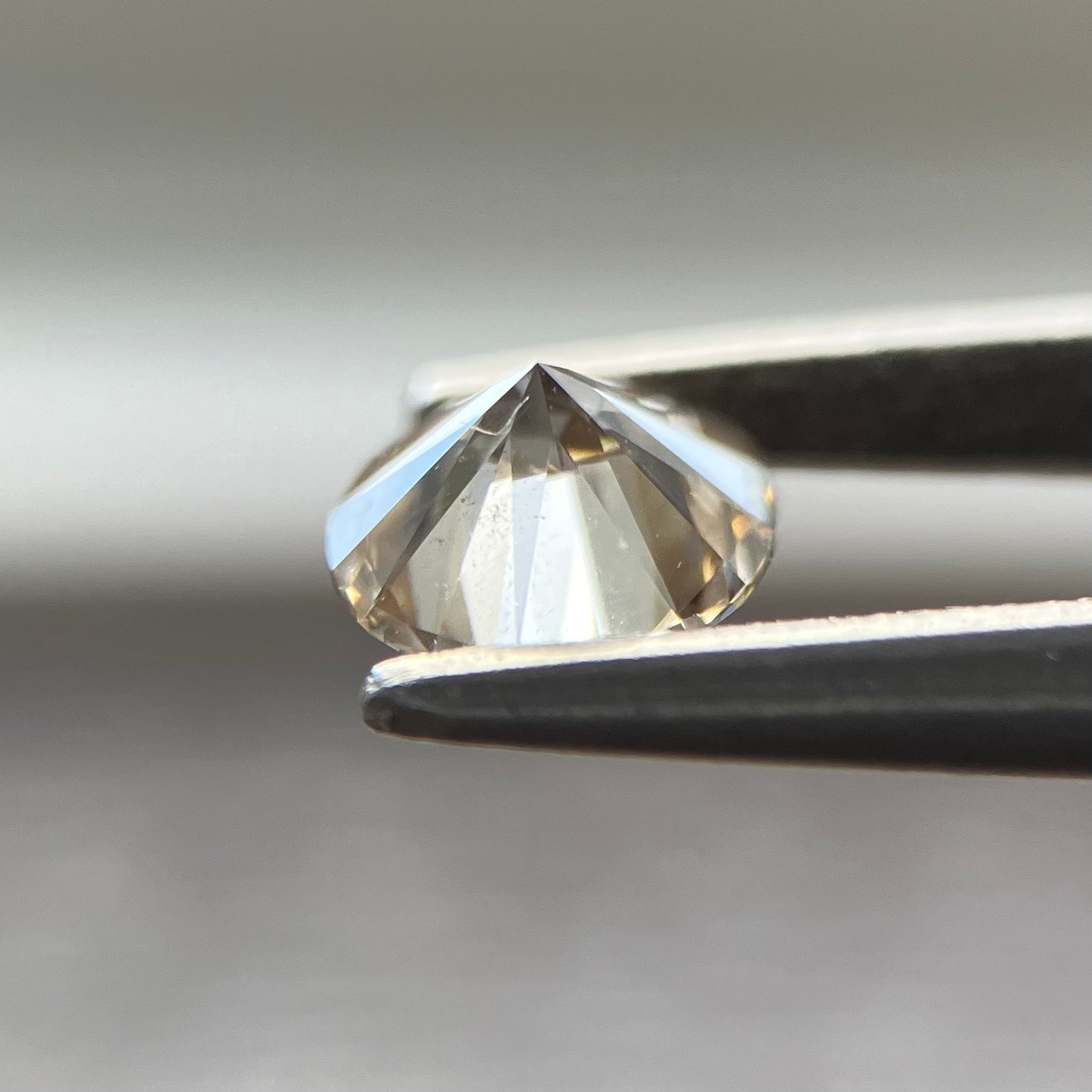 裸石 0.301ct Very Light Brown  SI-2 RD 中央宝石研究所ソーティング付き