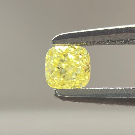 裸石 0.111ct Fancy Intense Yellow SI-1 CU 中央宝石研究所ソーティング付き