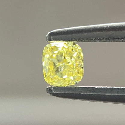 裸石 0.111ct Fancy Intense Yellow SI-1 CU 中央宝石研究所ソーティング付き