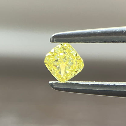 裸石 0.111ct Fancy Intense Yellow SI-1 CU 中央宝石研究所ソーティング付き