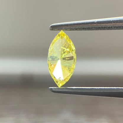 裸石 0.333ct Fancy Vivid Yellow  VVS-2 MQ AGTソーティング付き