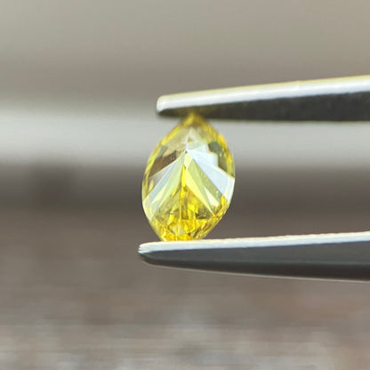 裸石 0.333ct Fancy Vivid Yellow  VVS-2 MQ AGTソーティング付き