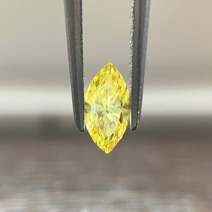 裸石 0.333ct Fancy Vivid Yellow  VVS-2 MQ AGTソーティング付き