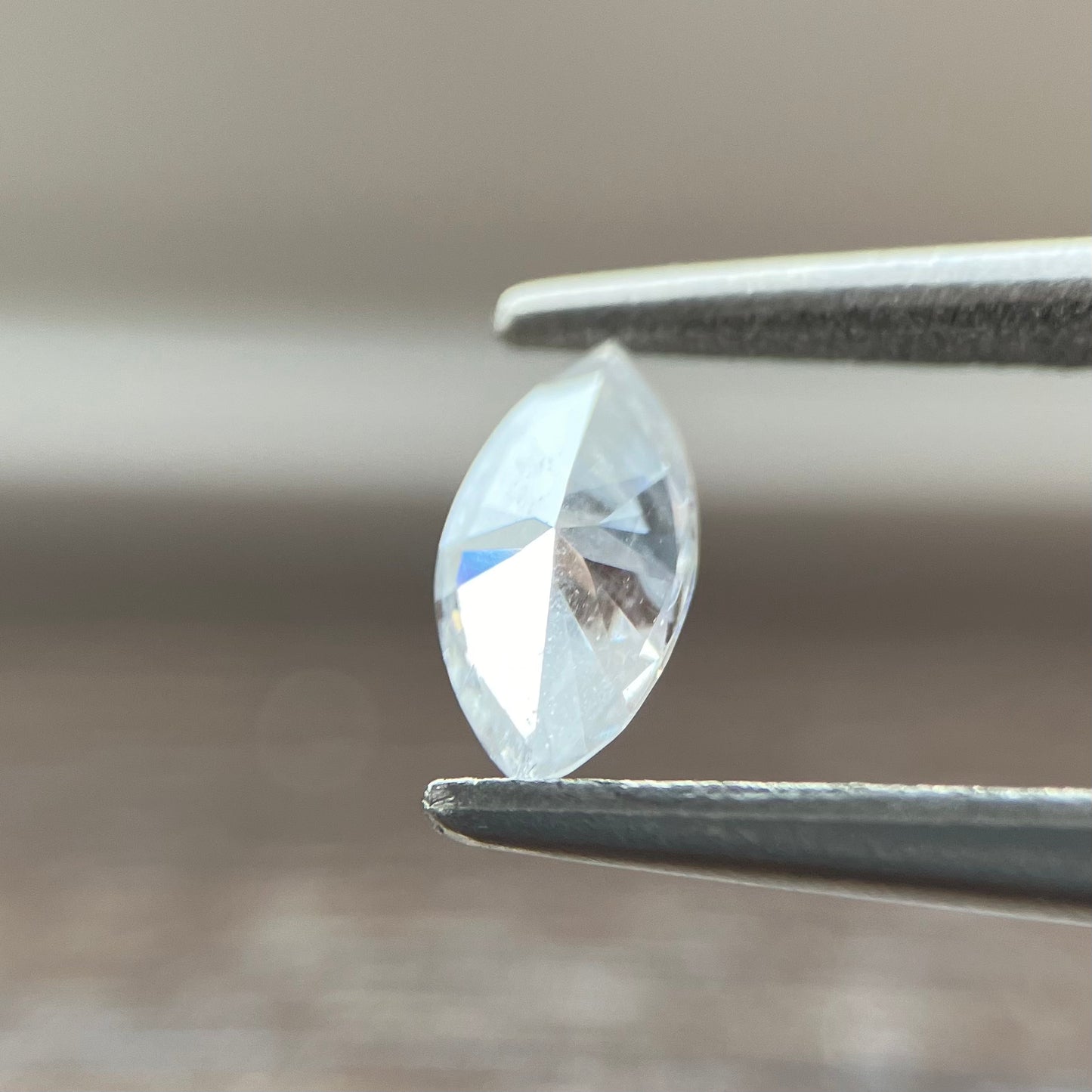 裸石 0.197ct Fカラー  I-1 MQ 中央宝石研究所ソーティング付き