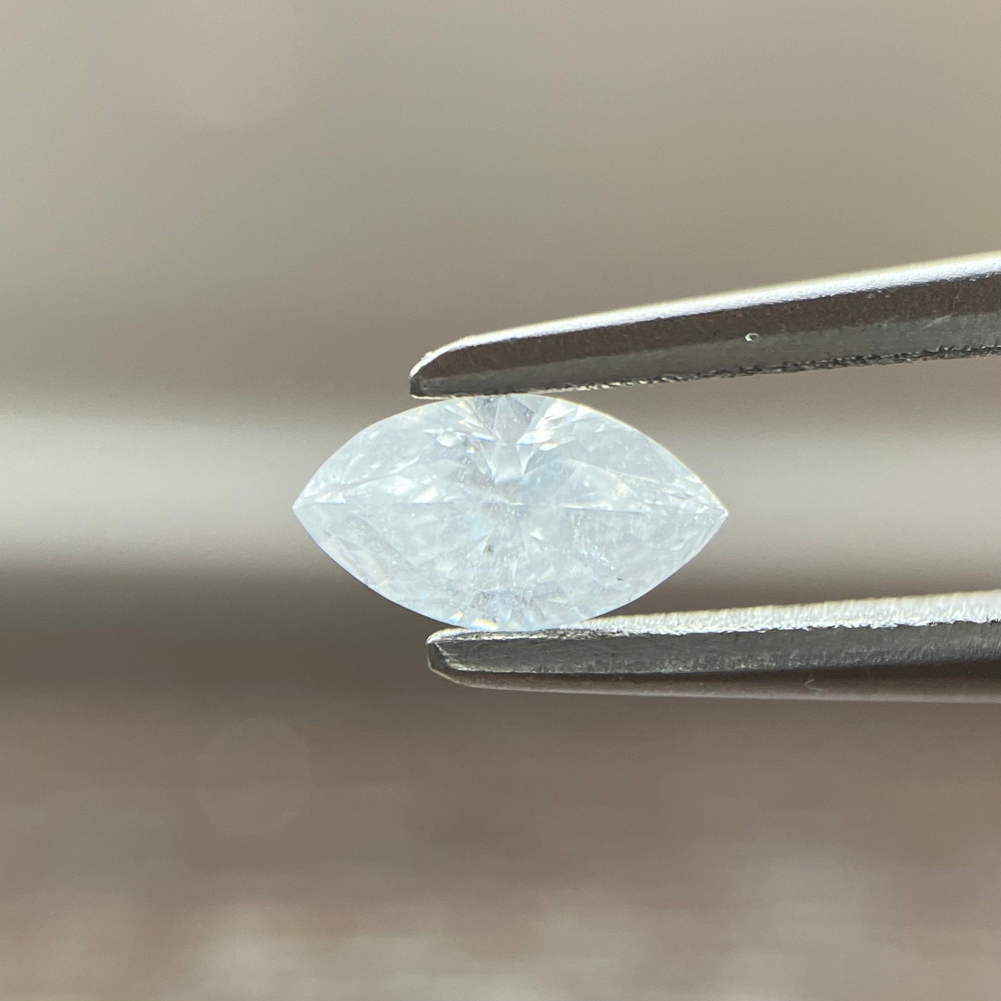 裸石 0.197ct Fカラー  I-1 MQ 中央宝石研究所ソーティング付き