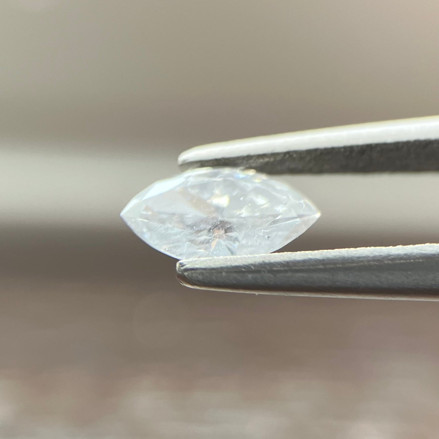 裸石 0.197ct Fカラー  I-1 MQ 中央宝石研究所ソーティング付き