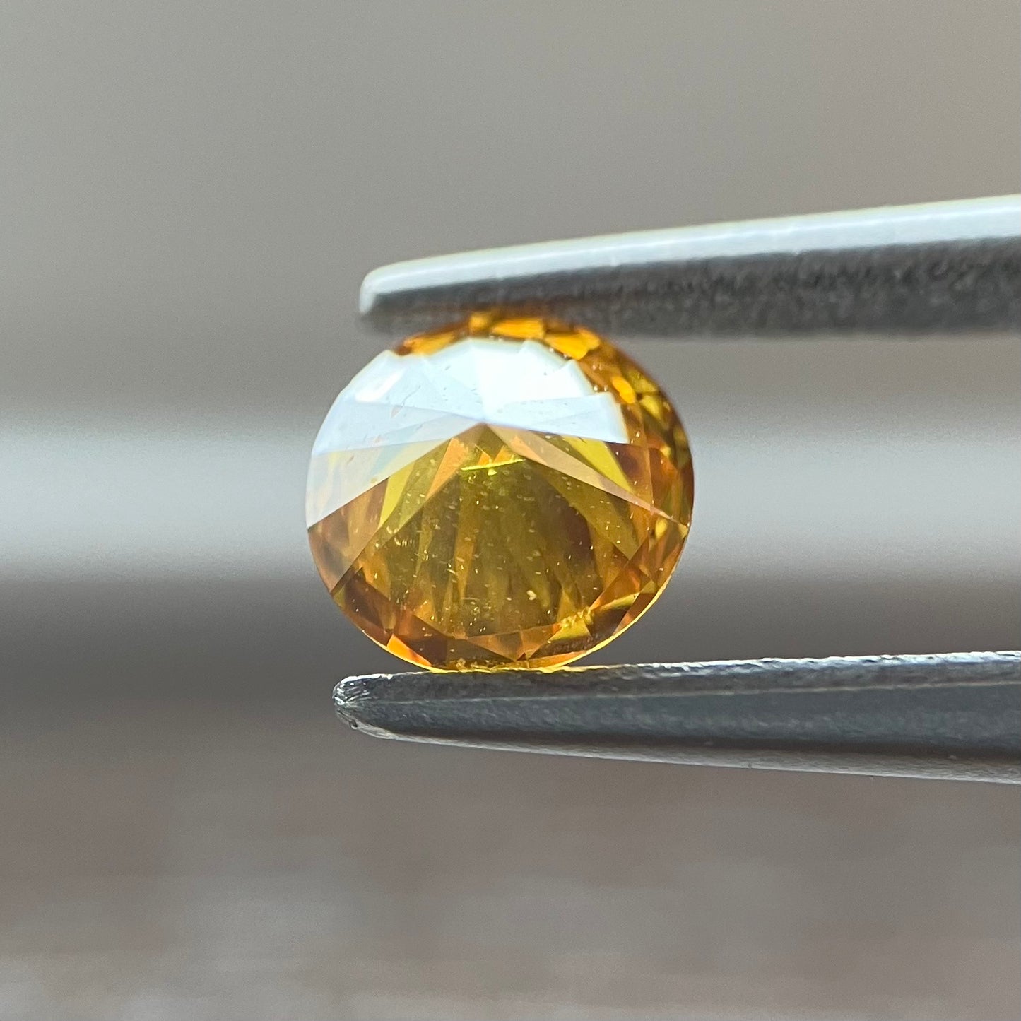 裸石 0.431ct Fancy Deep Yellow Orange  SI-2 RD 中央宝石研究所ソーティング付き