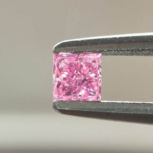 裸石 0.085ct Fancy Vivid Purplish Pink  SI-2 PR AGTソーティング付き