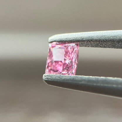 裸石 0.085ct Fancy Vivid Purplish Pink  SI-2 PR AGTソーティング付き