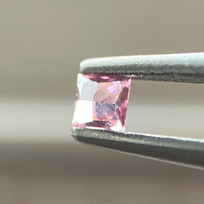 裸石 0.085ct Fancy Vivid Purplish Pink  SI-2 PR AGTソーティング付き