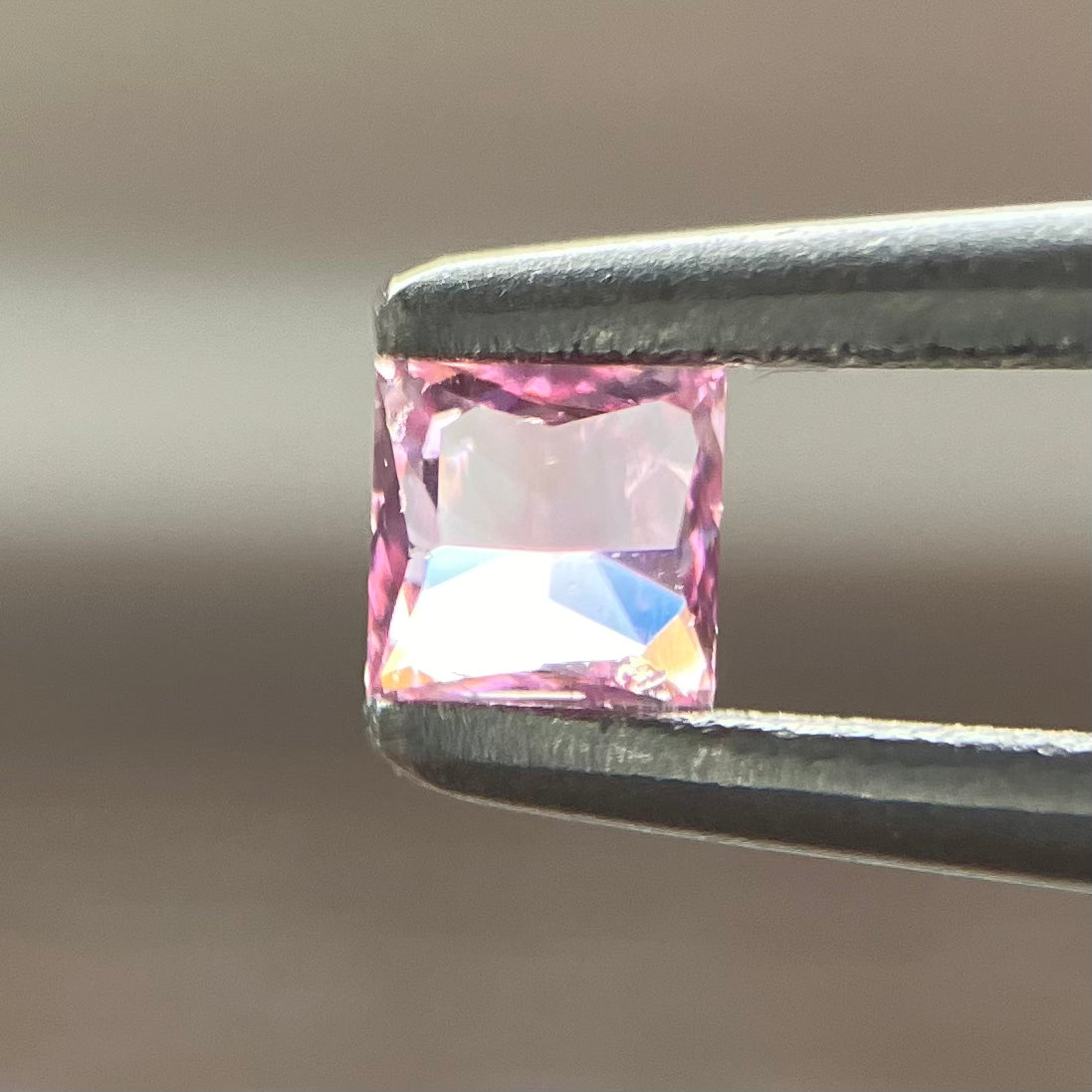 裸石 0.085ct Fancy Vivid Purplish Pink  SI-2 PR AGTソーティング付き
