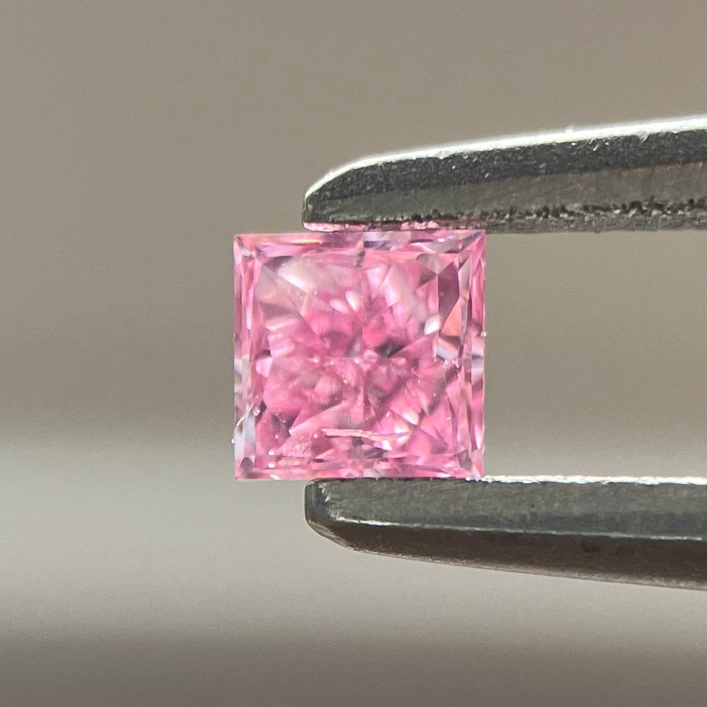 裸石 0.085ct Fancy Vivid Purplish Pink  SI-2 PR AGTソーティング付き