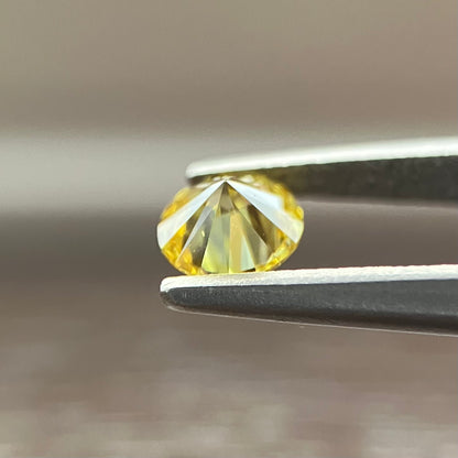 裸石 0.189ct Fancy Intense Yellow SI-2 RD 中央宝石研究所ソーティング付き