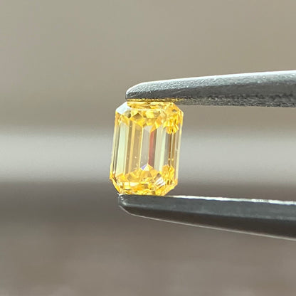 裸石 0.167ct Fancy Intense Orange Yellow VS-1 EM 中央宝石研究所ソーティング付き