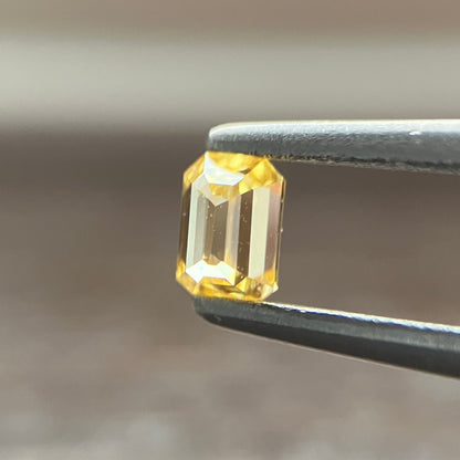 裸石 0.167ct Fancy Intense Orange Yellow VS-1 EM 中央宝石研究所ソーティング付き