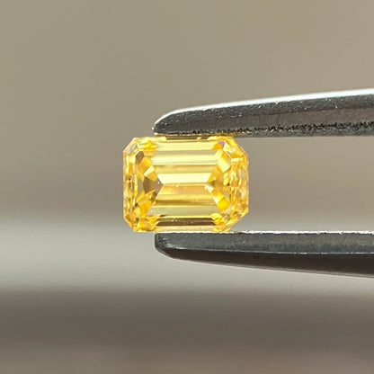 裸石 0.167ct Fancy Intense Orange Yellow VS-1 EM 中央宝石研究所ソーティング付き