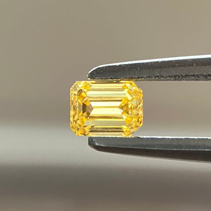 裸石 0.167ct Fancy Intense Orange Yellow VS-1 EM 中央宝石研究所ソーティング付き