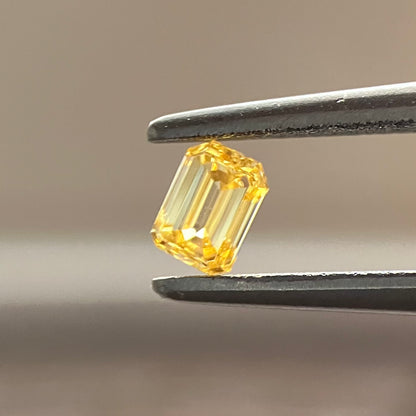 裸石 0.167ct Fancy Intense Orange Yellow VS-1 EM 中央宝石研究所ソーティング付き